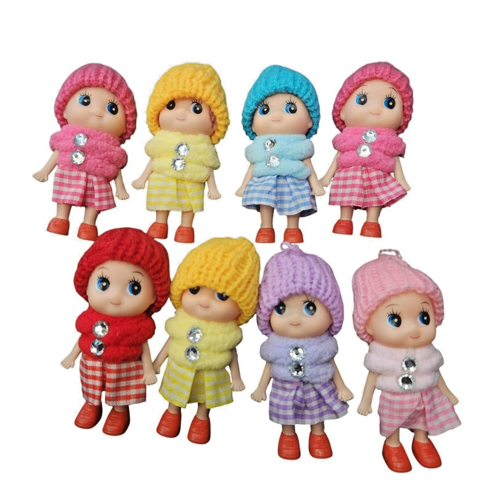 Ddung Plastic Small Dolls